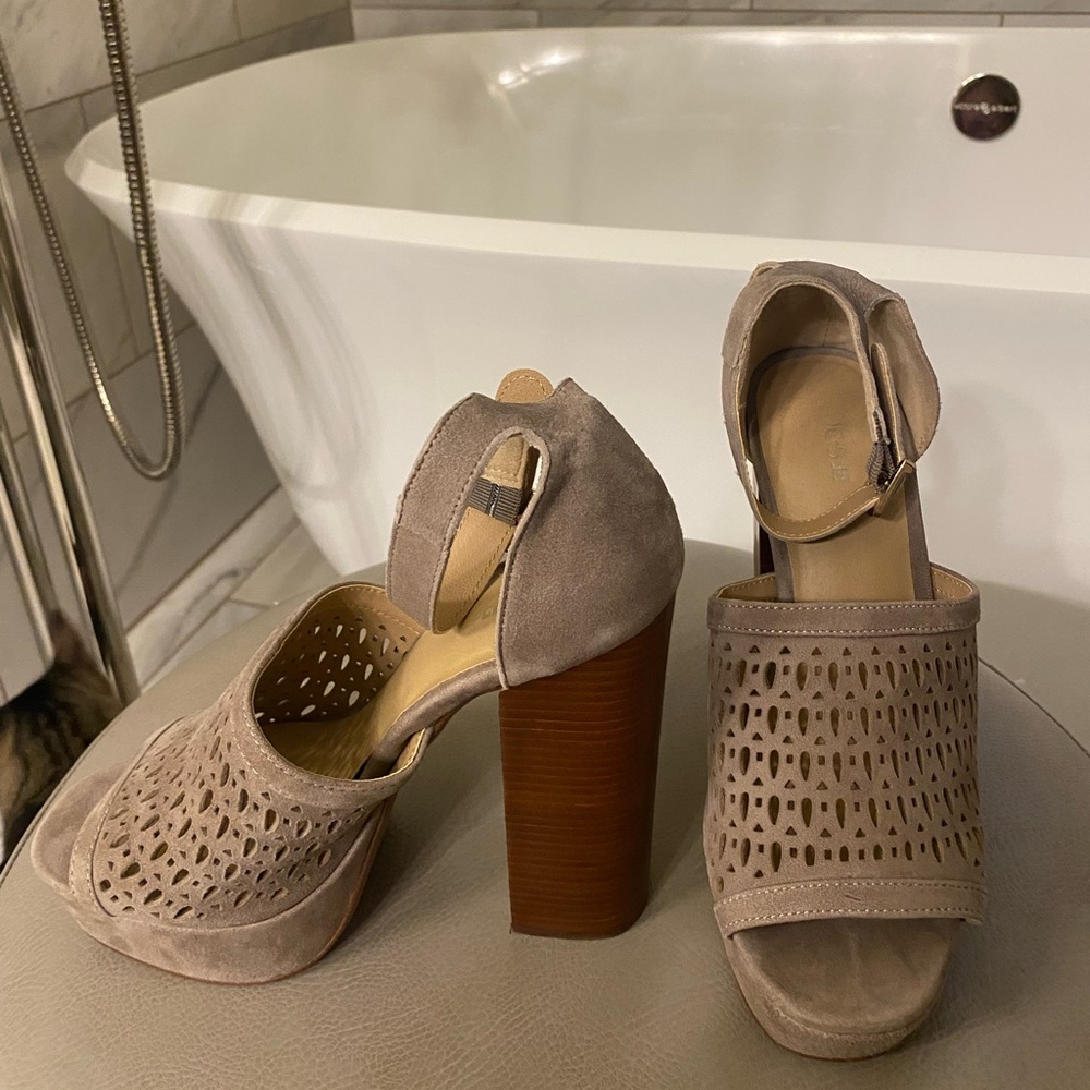 Joe’s Jeans Shoes Suede Platform Size 7.5